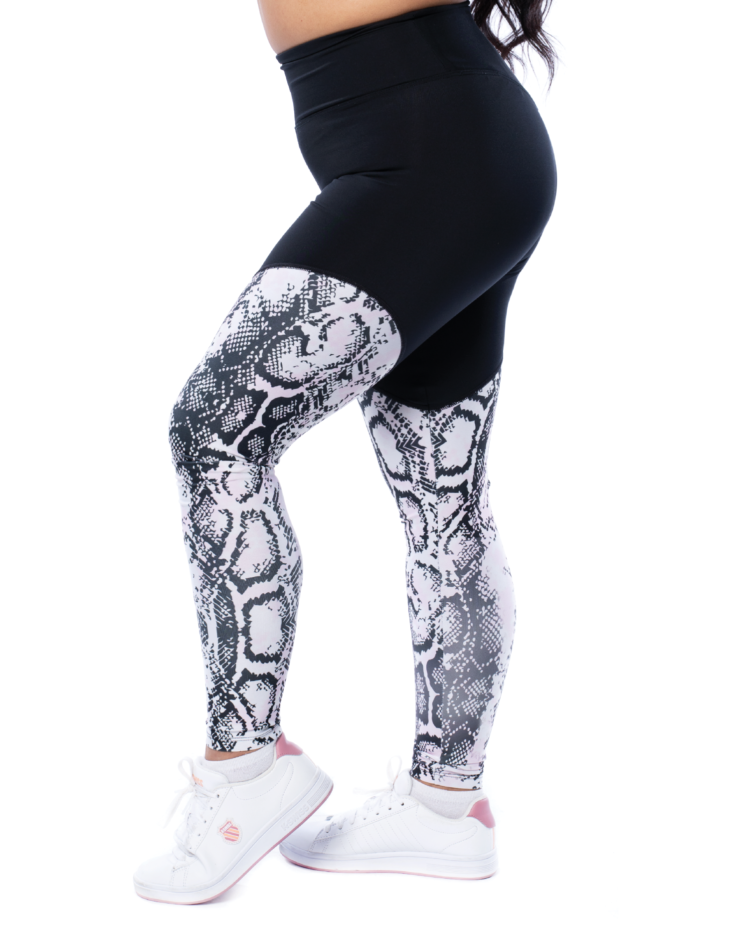 I want to remove pattern from the leggings. What is the best way to do it?  : r/photoshop